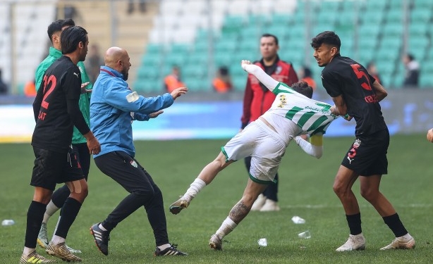 Bursaspor ve Diyarbekirspor maçında skandal
