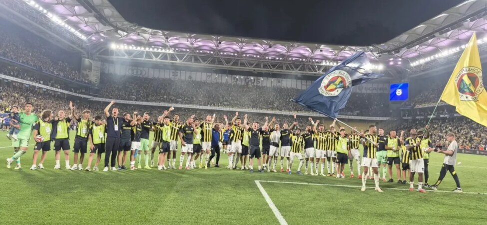 fenerbahce-5-2-feyenoord-play-offa-yukseldi-vwMRh5R7.jpg