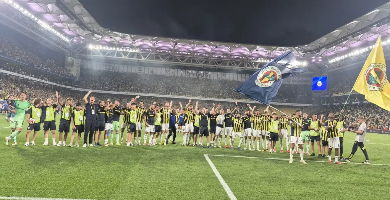 fenerbahce-5-2-feyenoord-play-offa-yukseldi-vwMRh5R7.jpg