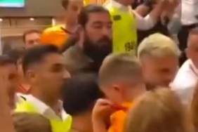 icardi-galatasaray-taraftarina-kafa-atti-vzQjk2zI.jpg