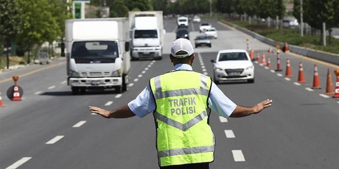 istanbulda-trafige-30-agustos-zafer-bayrami-duzenlemesi-ynxBa7wv.jpg
