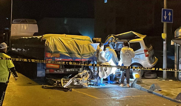 İstanbul’da feci kaza… ‘Dur’ ihtarına uymadı, kaza yaptı: Ölü ve yaralılar var!