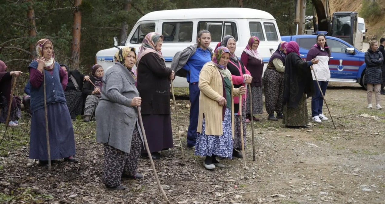 koylu-kadinlar-direndi-maden-aramasi-durdu-C5aigVkx.jpg