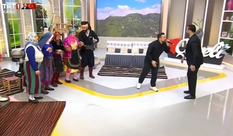 TRT’de büyük saygısızlık: 10 Kasım’da horon tepip türkü söylediler
