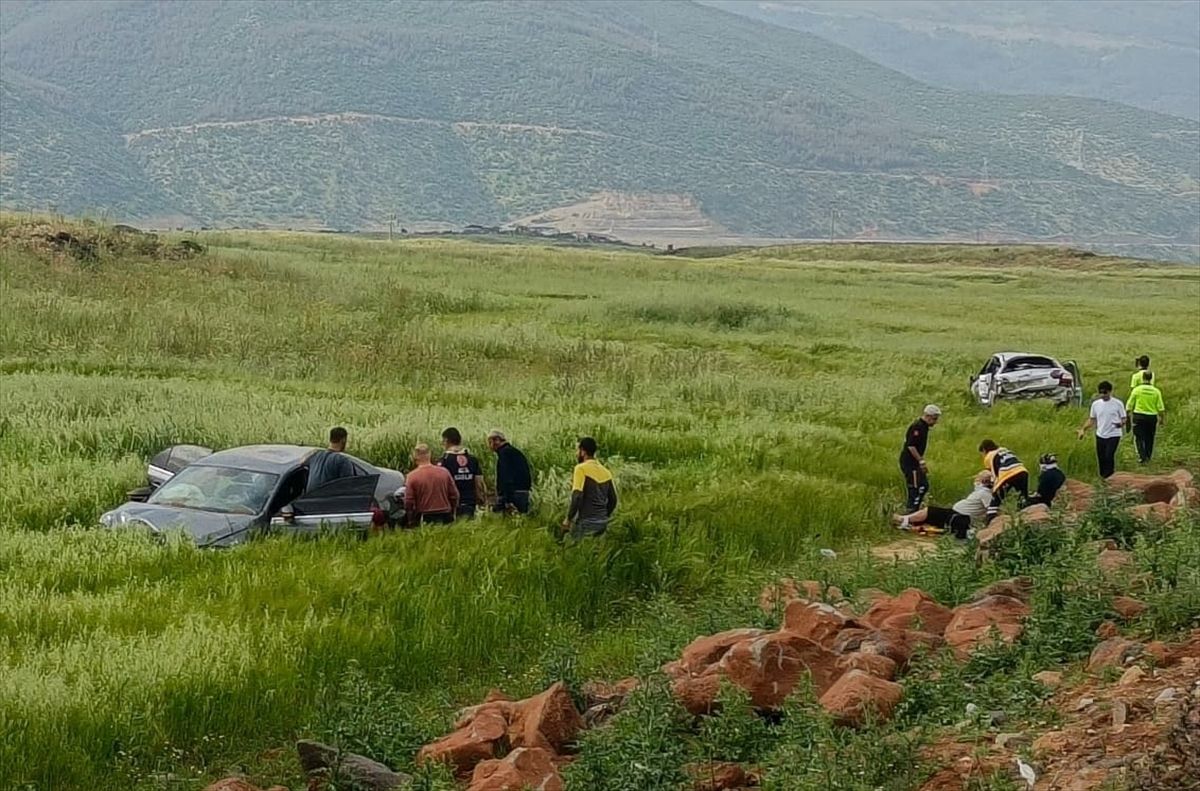 islahiyede-carpisma-5-yarali-qPNzNzfI.jpg