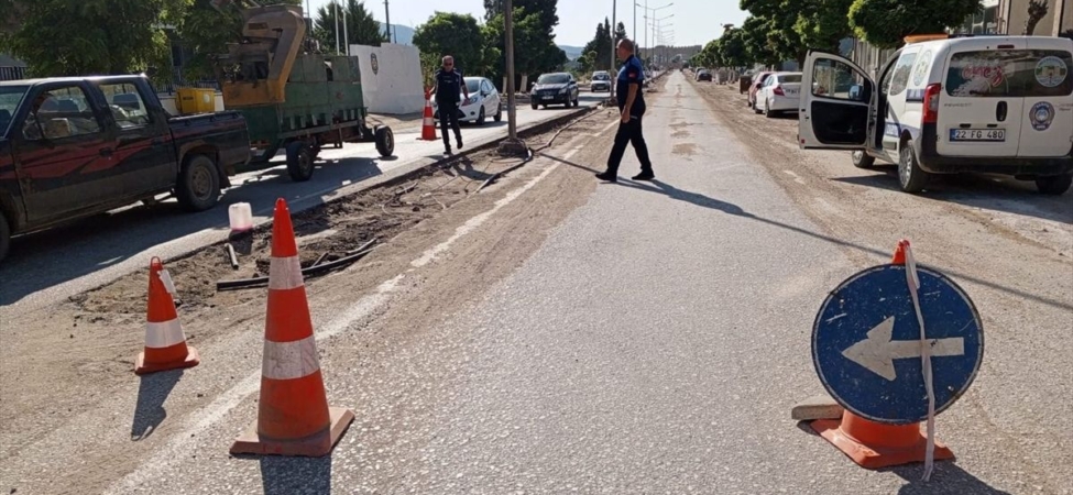 enezde-yol-asfaltlama-calismalari-basladi-XHmu4geG.jpg
