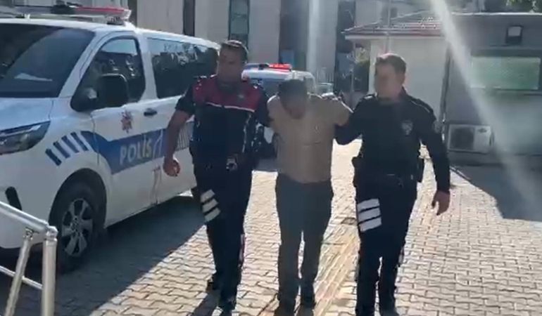 Interpol kırmızı bültenle arıyor. Sahte kimlikle Kütahya’da yakalandı