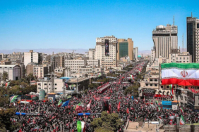 iranin-eski-dini-lideri-ali-hamaney-meshedde-topraga-verildi-PgsnvPGc.jpg