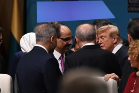 trump-dogrudan-erdoganin-yanina-gitti-iste-4lu-mini-zirvede-konusulanlar-7ct7Qy5t.jpg