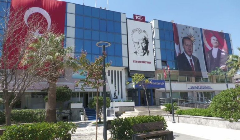 AK Parti’den Menderes Çıkışı: Özür Borçları Var