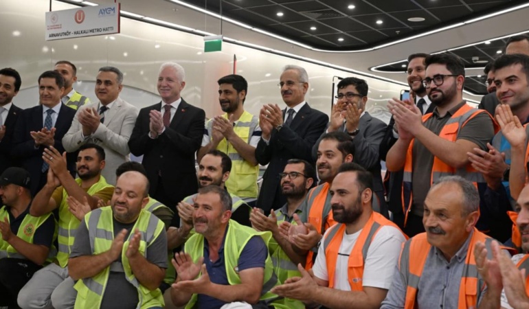 Bakan Uraloğlu ulaşımda peş peşe rekorlar kırıyoruz: 37 milyon yolcu taşıdık!