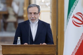 iran-disisleri-bakani-katarli-arabuluculara-onerilerimizi-ilettik-abdnin-yanitini-bekliyoruz-9XvGUwXO.jpg