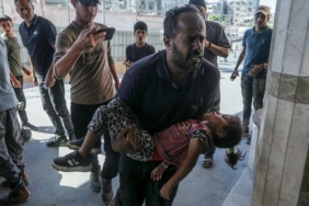 israil-gazzede-sivillerin-ve-cadirlarin-bulundugu-bolgeleri-vurdu-1-kisi-hayatini-kaybetti-7-kisi-SVa7tOER.jpg