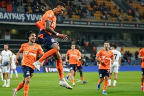 istanbul-basaksehir-4-maclik-galibiyet-ozlemine-son-verdi-J2ZpcJkB.jpg