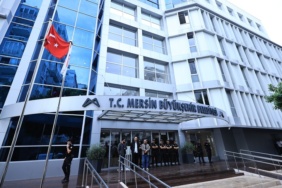 mersindeki-yolsuzluk-sorusturmasinda-vahap-secer-ve-2-belediye-baskani-tutuklandi-srq81N2B.jpg