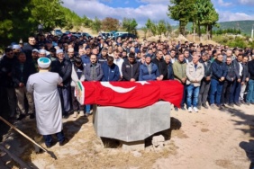 somada-maden-ocagindaki-gocukte-hayatini-kaybeden-olcay-son-yolculuguna-ugurlandi-twWUy163.jpg